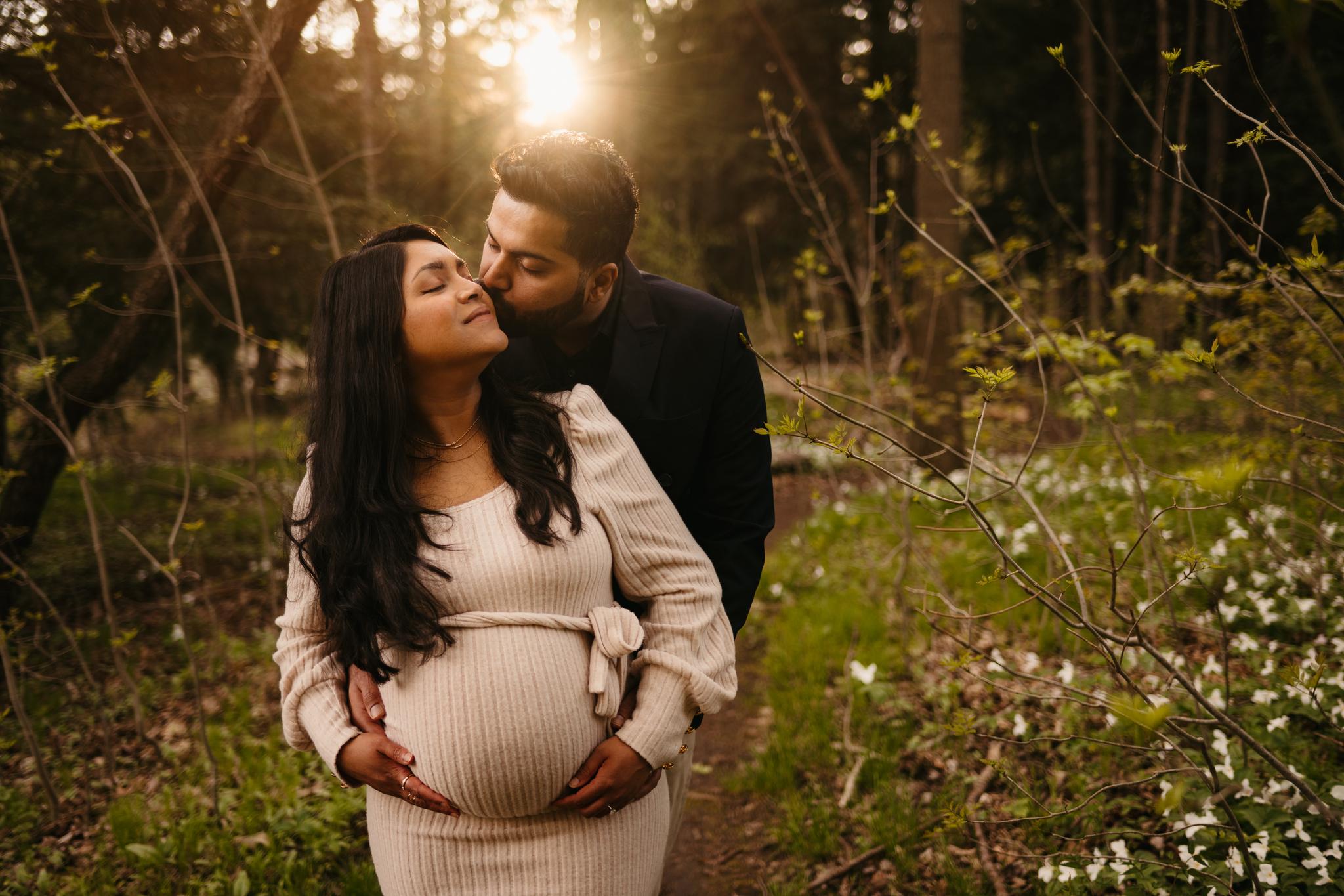 Outdoor Maternity Session in Kitchener-Waterloo: Nagma & Tej
